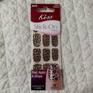 FREE WITH BUNDLE Kiss stick on strips